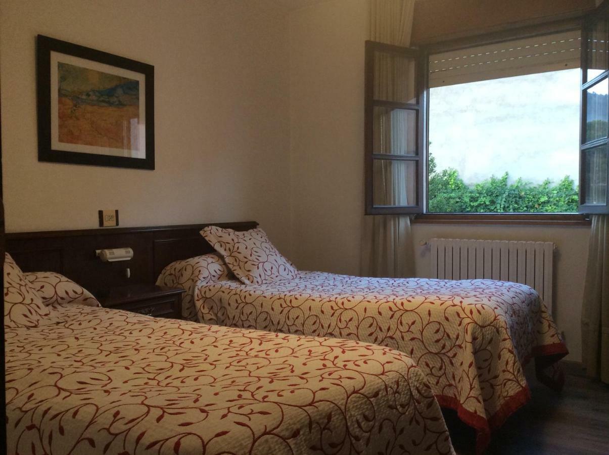 Hotel La Bilbaina De Vegadeo Eksteriør billede